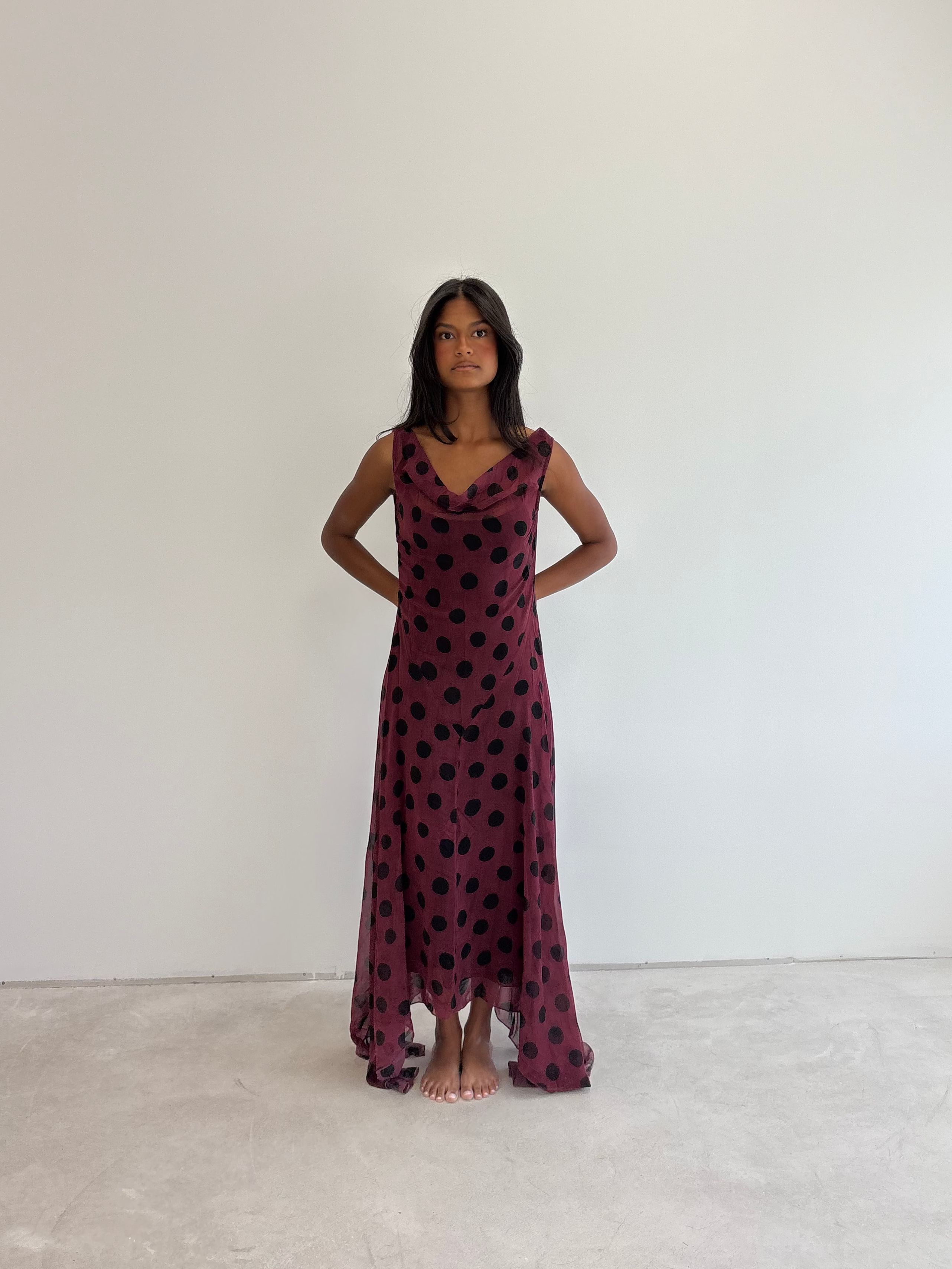 La Fabulosa Burgundy Dots